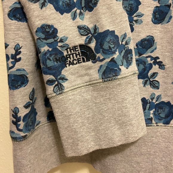 The North Face Gray Printed Sweatshirt Size - L - Picture 4 of 7